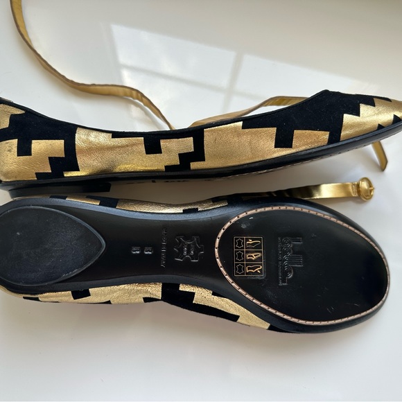Black and Gold flat ballet shoes. - Picture 5 of 9